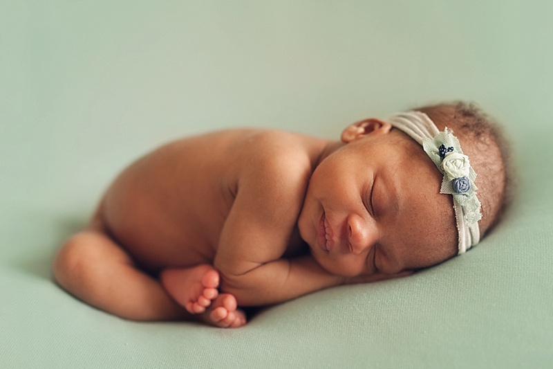 College Station Newborn Photographer | Rosalyn Ash Photography | www.rosalynash.com