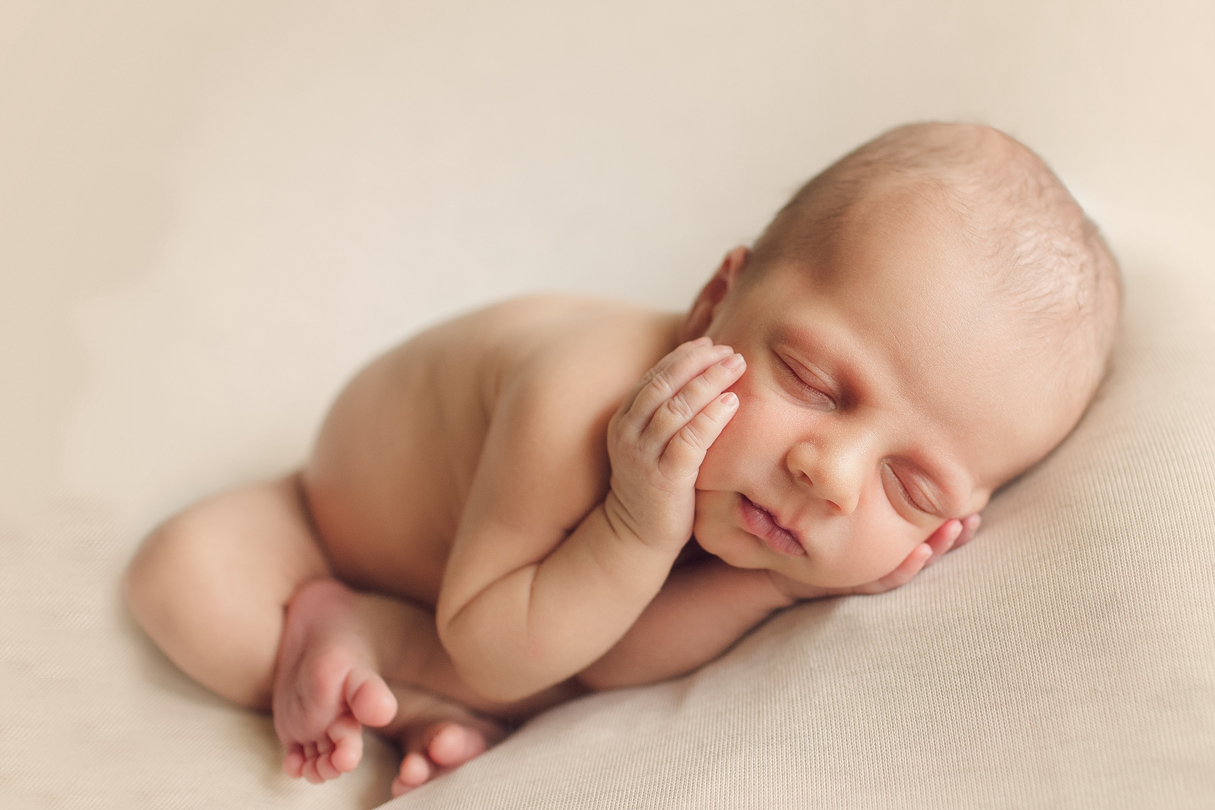 College Station Newborn Photographer | Rosalyn Ash Photography | www.rosalynash.com