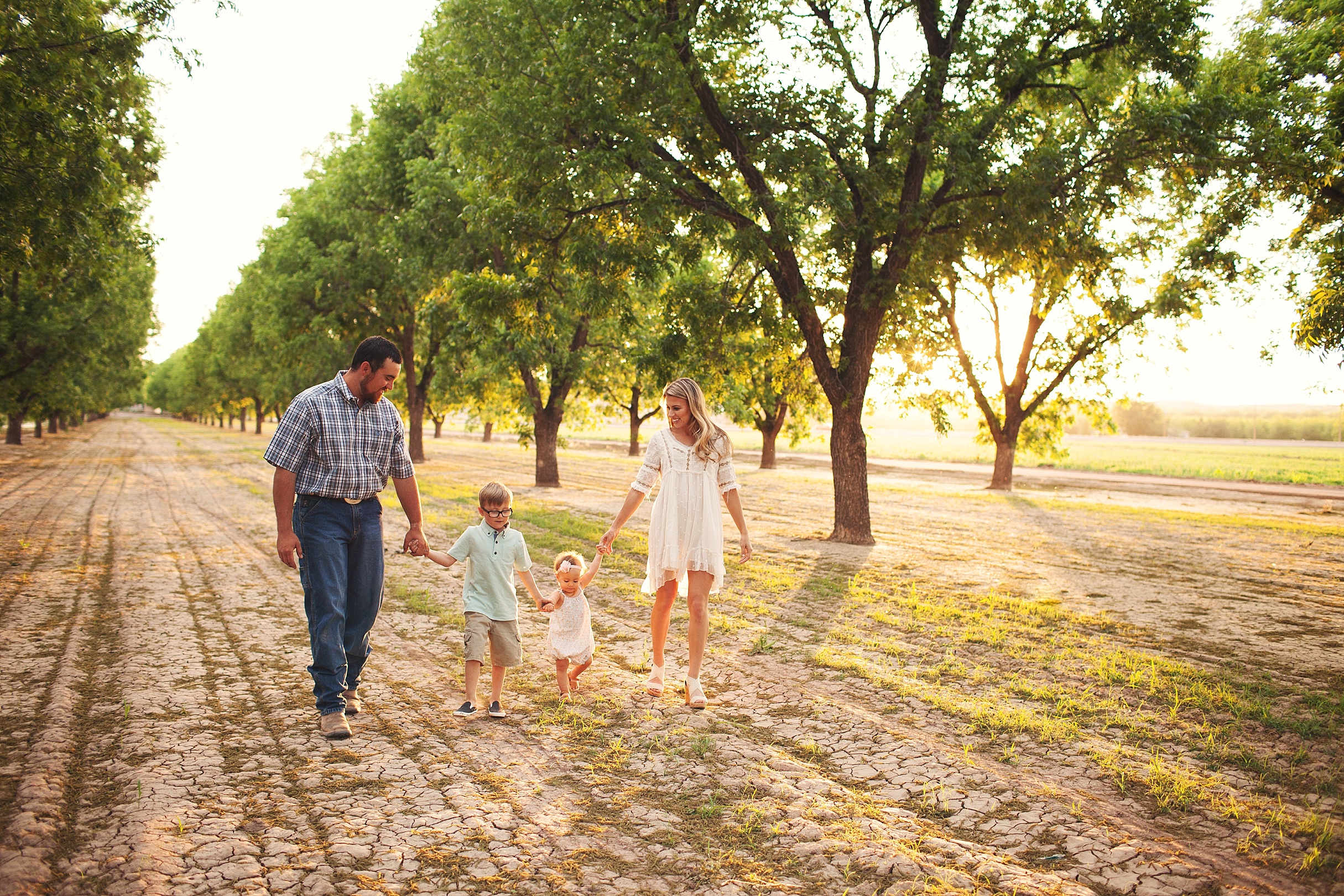 College Station Family Photographer | Rosalyn Ash Photography | www.rosalynash.com