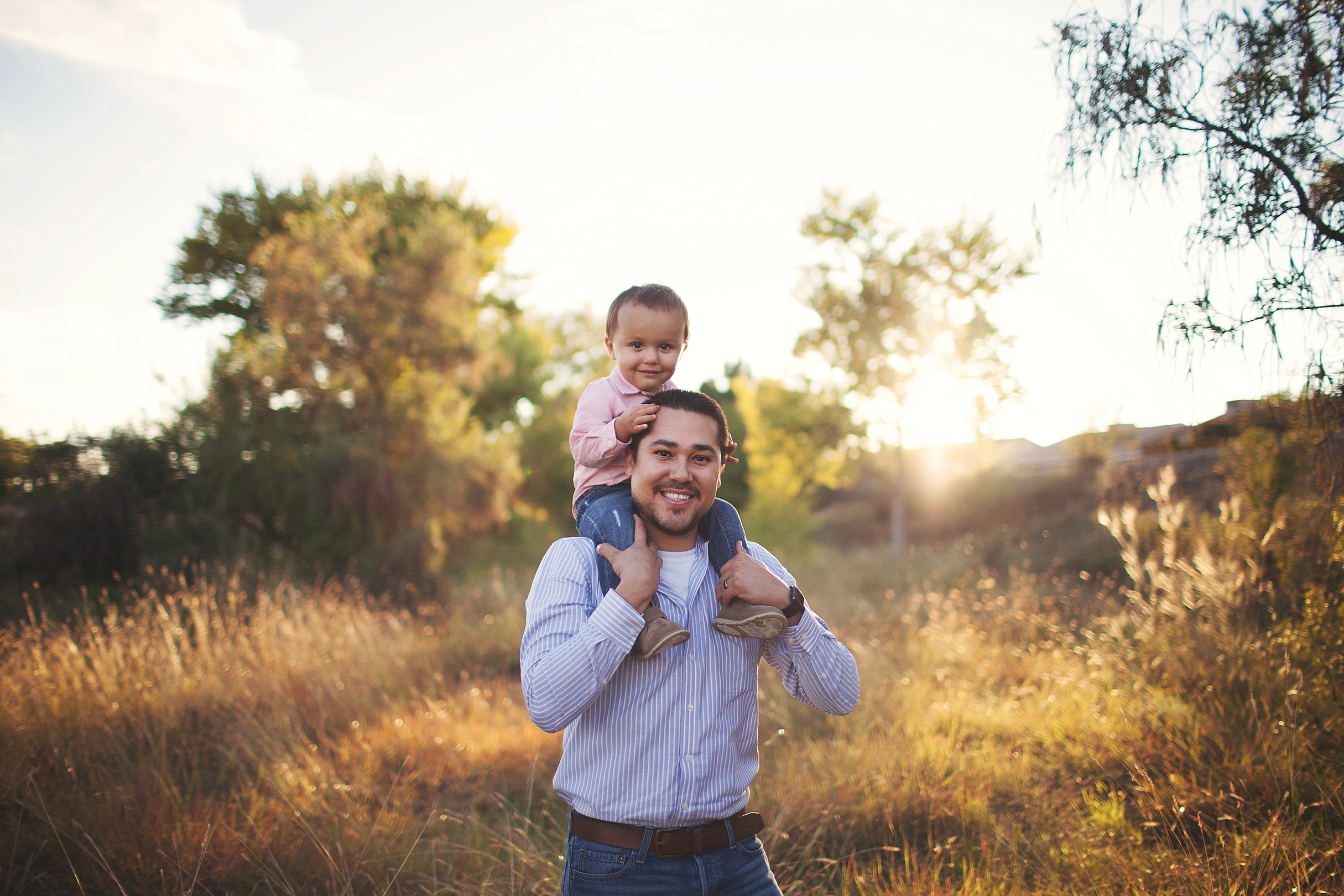 College Station Family Photographer | Rosalyn Ash Photography | www.rosalynash.com