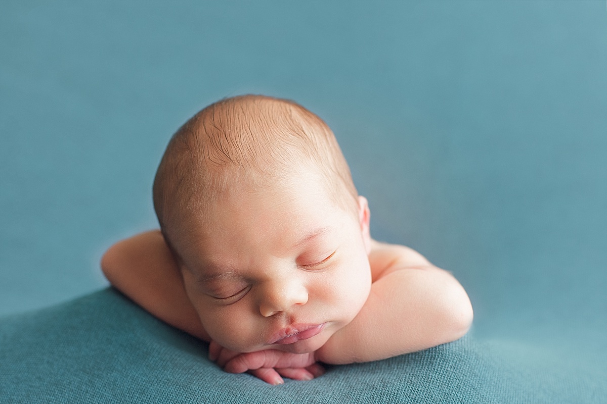 College Station Newborn Photographer | Rosalyn Ash Photography | www.rosalynash.com