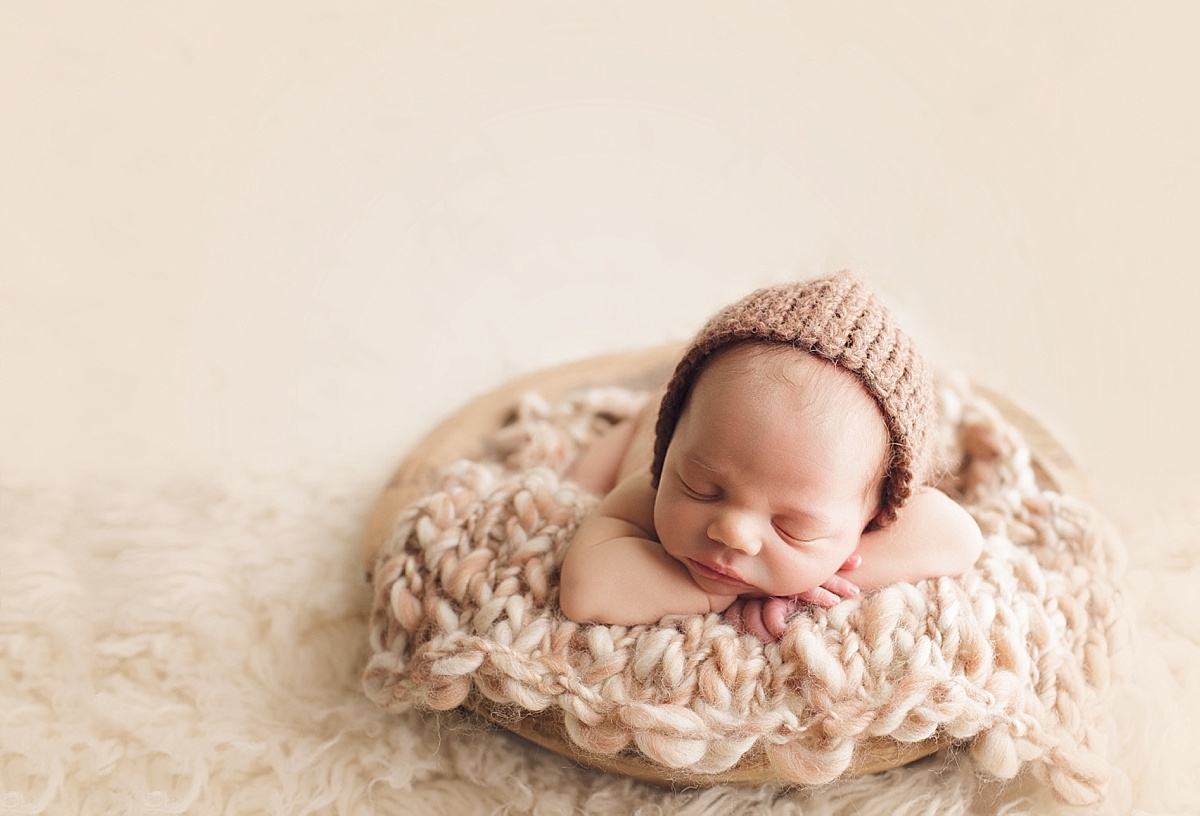 College Station Newborn Photographer | Rosalyn Ash Photography | www.rosalynash.com