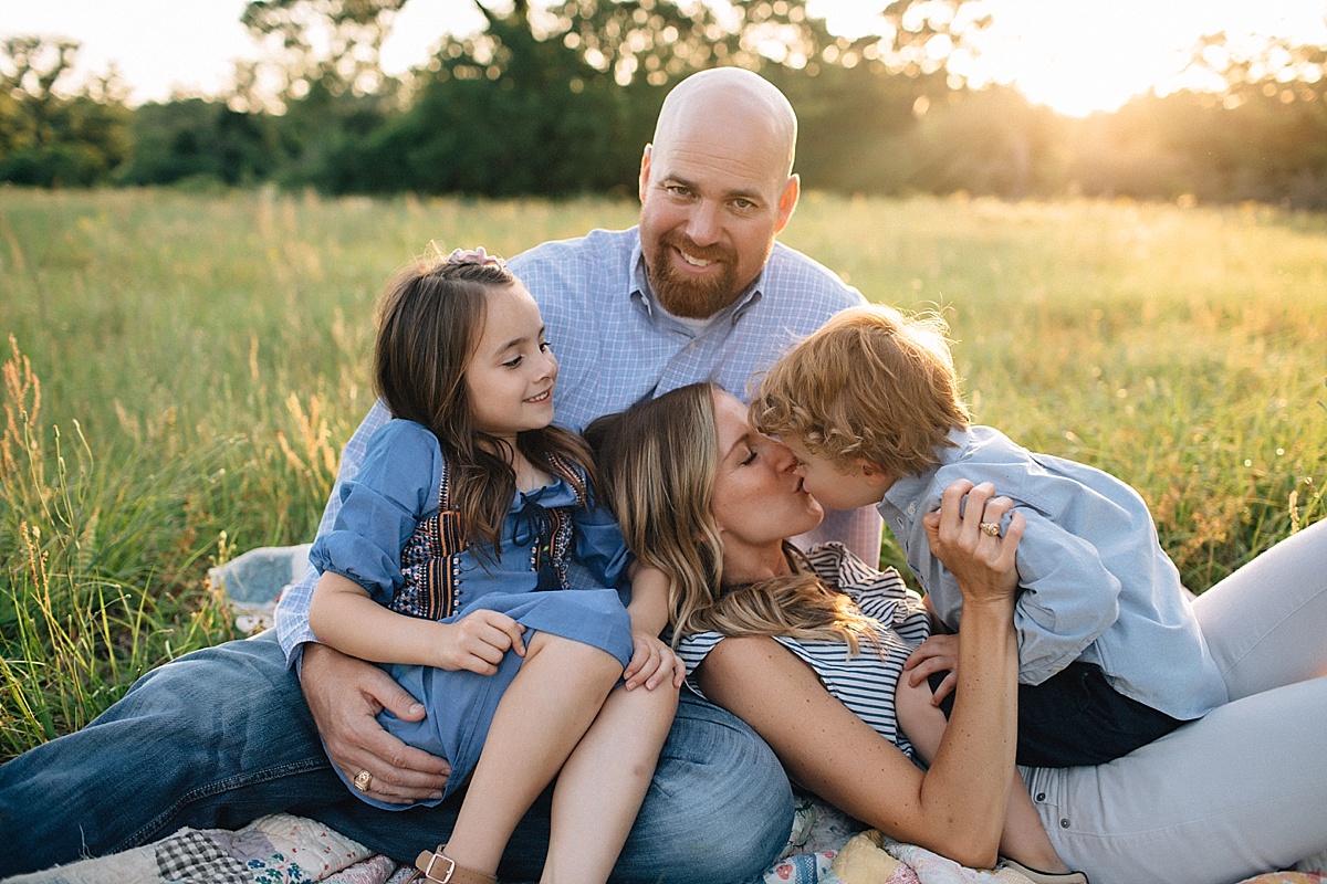 College Station Family Photographer | Rosalyn Ash Photography | www.rosalynash.com