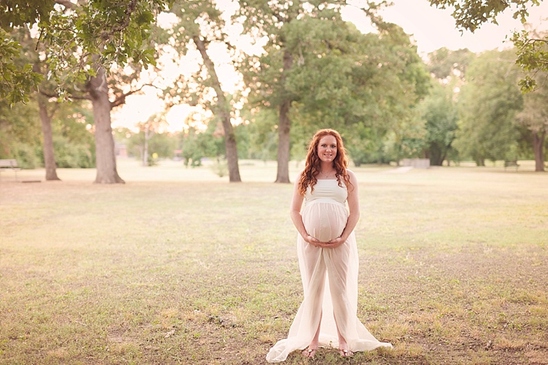 College Station Maternity Photographer | Rosalyn Ash Photography | www.rosalynash.com